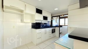 Image 18 - 608851