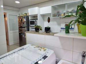 Image 19 - 608867