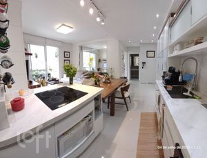 Image 3 - 610111