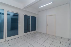 Image 1 - 611882