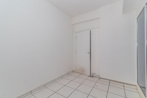 Image 17 - 611882