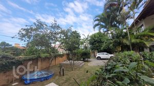 Image 12 - 614886