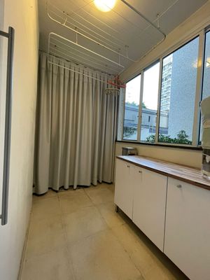 Image 4 - 615918