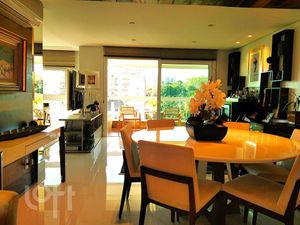 Image 10 - 616001