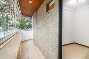 Image 14 - 616833