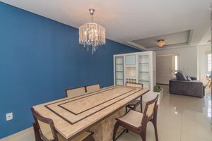 Image 11 - 617874