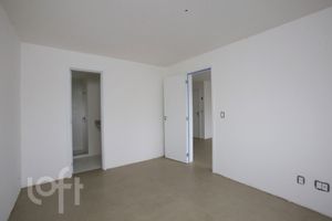 Image 8 - 618790