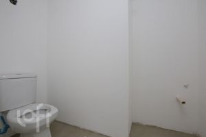 Image 11 - 618790