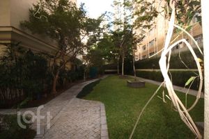 Image 28 - 619585