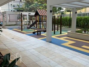 Image 17 - 621386