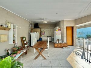 Image 7 - 624187