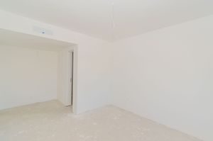 Image 19 - 627713