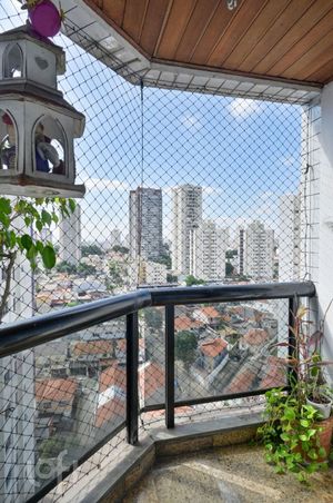 Image 12 - 627812