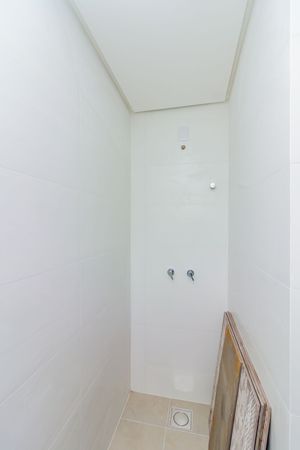 Image 21 - 629040