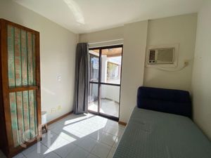 Image 21 - 630195