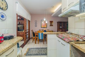 Image 11 - 635861