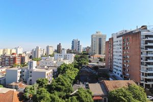 Image 18 - 637000