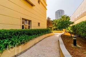 Image 38 - 637481