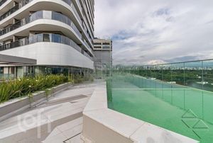 Image 17 - 639322