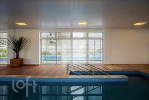 Image 19 - 639453