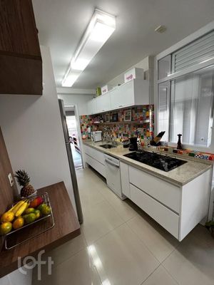 Image 8 - 640900