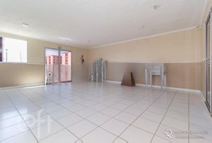 Image 19 - 642427