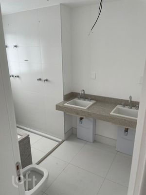 Image 15 - 646315