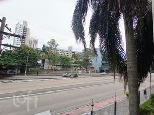 Image 12 - 646429