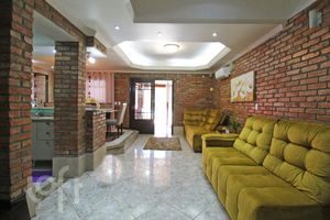 Image 19 - 646430