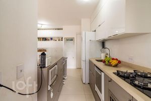 Image 10 - 646728