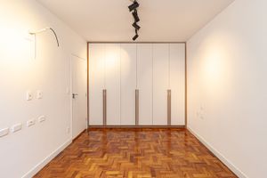 Image 13 - 646963