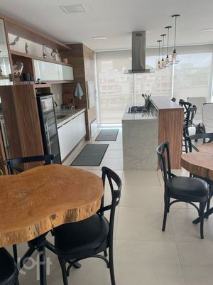 Image 13 - 647142