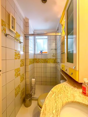 Image 19 - 647558