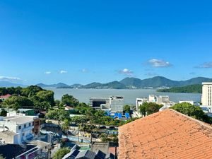 Image 1 - 647783
