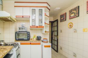 Image 32 - 6483