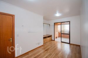 Image 21 - 648427