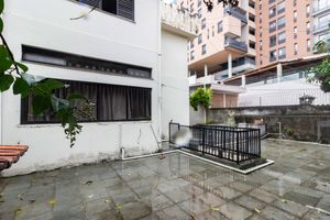 Image 3 - 648429
