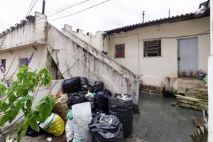 Image 10 - 648429