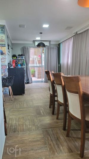 Image 7 - 648482