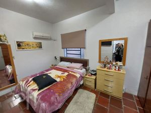 Image 9 - 648617