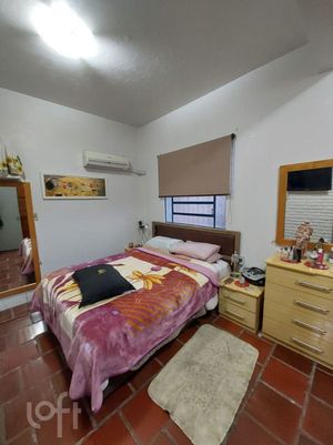 Image 10 - 648617