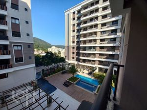 Image 10 - 648645