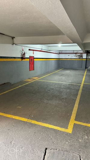 Image 10 - 648879
