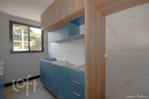 Image 4 - 648899