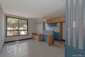 Image 32 - 648899