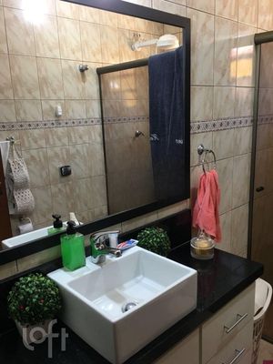 Image 17 - 648947