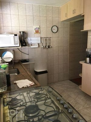 Image 19 - 648947