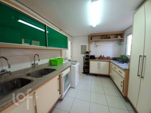 Image 50 - 649412