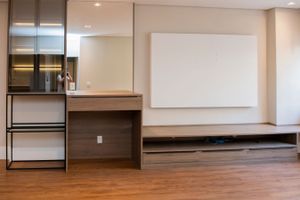Image 38 - 650998