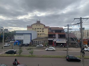 Image 10 - 651140